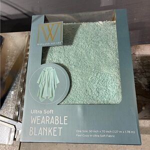 Wayland Square Ultra Soft Wearable Blanket - Mint